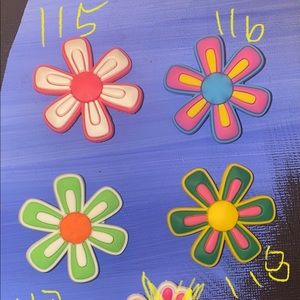 4 large flowers croc charms